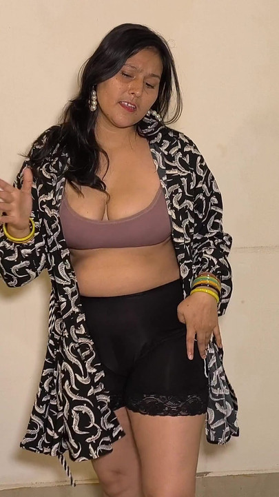 Puja Bhabhi Bhojpuriヌードダンス