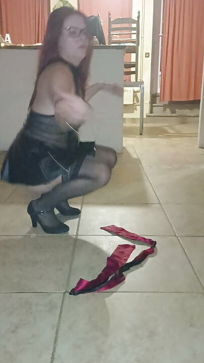 Slut Jade puts on a show in a leather outfit