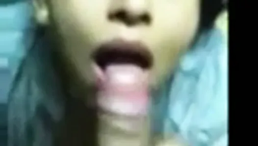 desi girl sucking uncut h cock taking facial