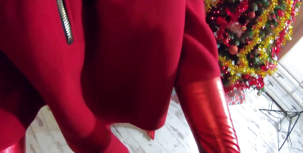 Santa's Horny Slut MILF Blowjob, Doggystyle & Cum on Gloves & Red Coat