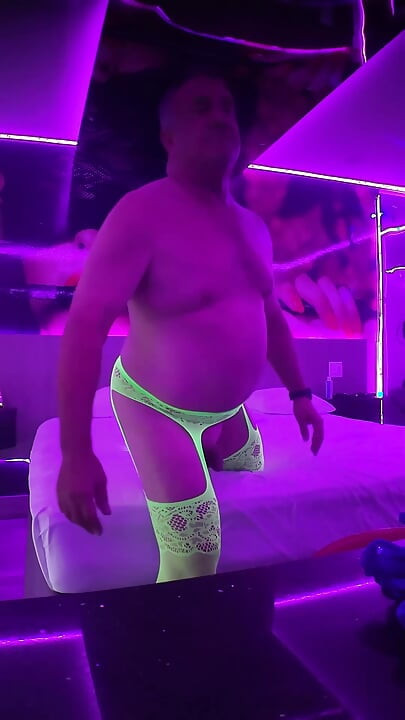 Neon Green izgleda dobro u Crnom svetlu