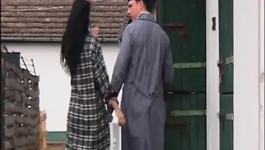 Cewek berkacamata rambut pirang lagi asik fingering memek dan nyepong kontol habis-habisan