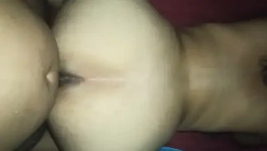 Meine nachbarin ist un sättlich, sie liebt es zu ficken