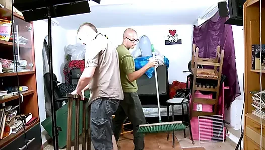 İlk çifte penetrasyon anal sikiliyor üçlü grup seks boşalması