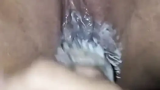 Мой сводный брат трахнул мою киску, когда я отдыхала