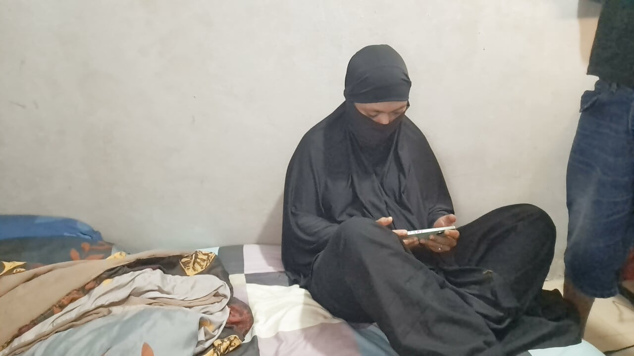 An Asian Muslim Aunt Fucking With A Man In A Hat