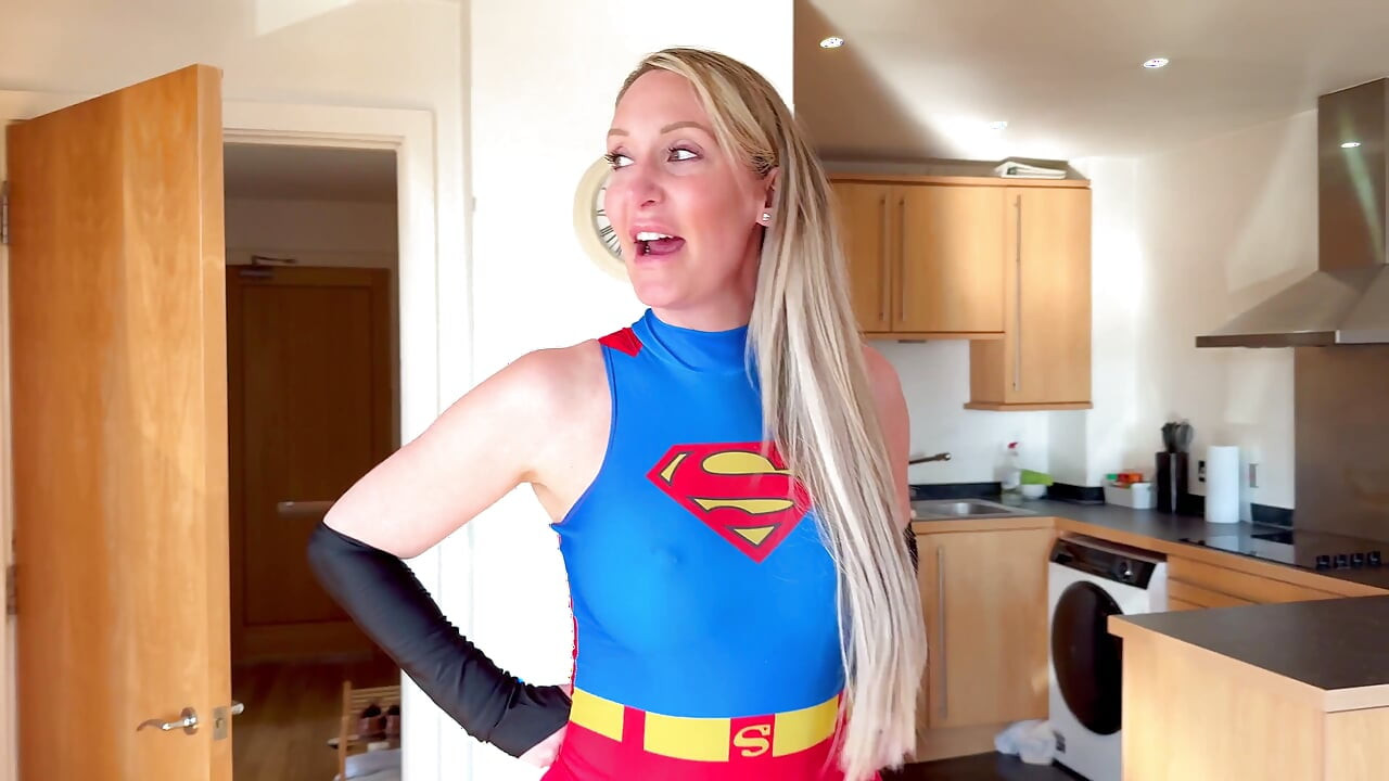 Gevangen heldin supergirl in bondage (4k + Bts)