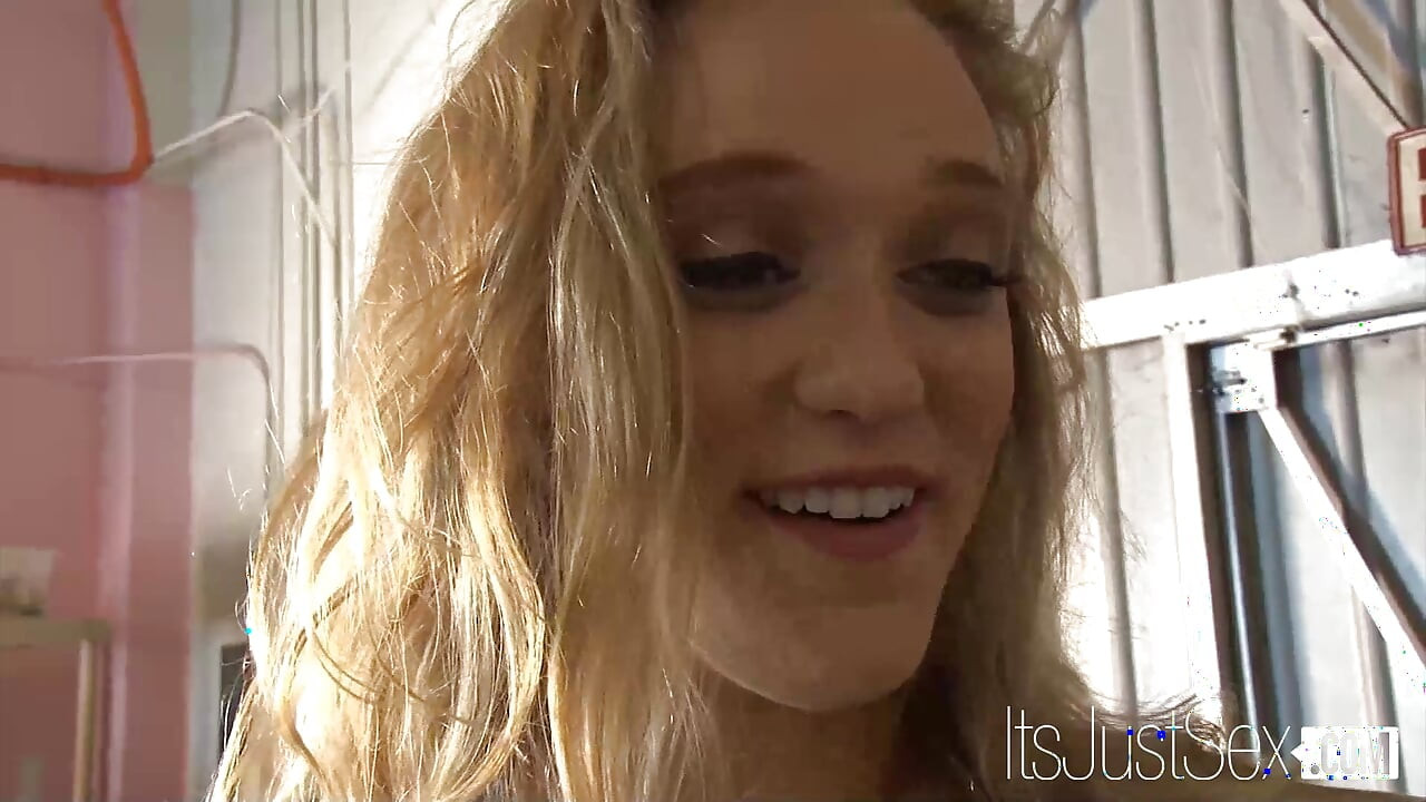 Maya Divine Joins the Busty Blonde Video (Seduced By Mommy)
