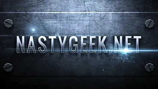 Yalnız Asyalı genç kız kamera önünde mastürbasyon yapıyor