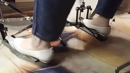 Я расслабляюсь, я свои барабаны набор