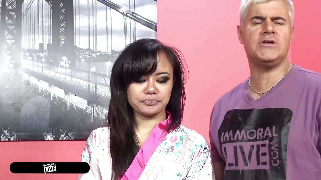 Asian Squirt Machine Annie Cruz Wears Out Mr. Avn Hall of Fame - Immoral Live 4K