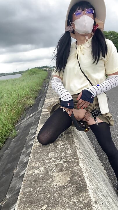 No.274 河边暴露 3