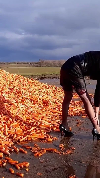 Must-see moment from "Crossdressing in the Countryside"