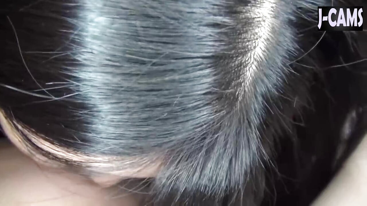 Selyemnyelv lassan siklik, fényes ajkak csöpögnek tiszta kísértéssel - Clip3
