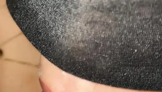 Einen blowjob von einer jungen frau bekommen, bis sie nach innen kommt.