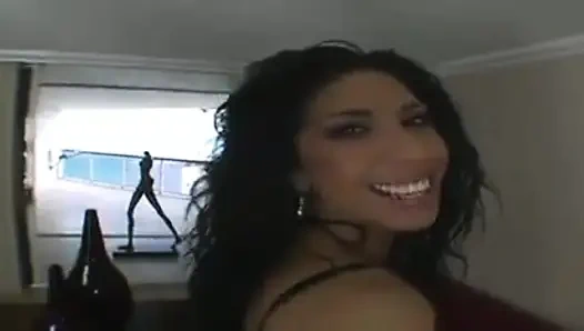 Kayla Carrera komşus ile gerçekten yakın