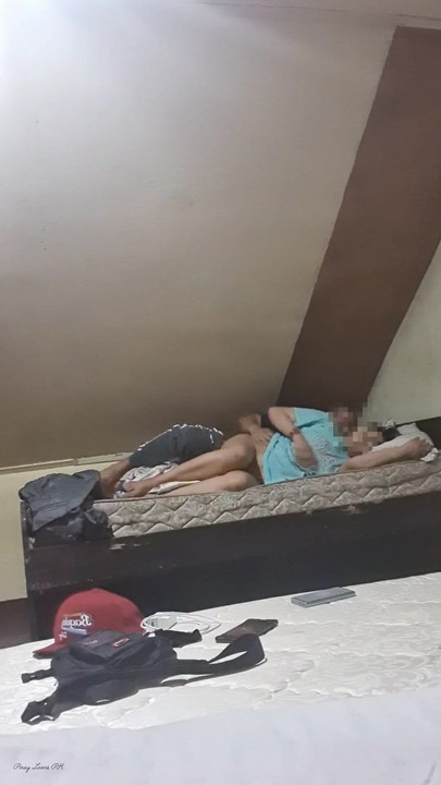 第2部分 趁她的男朋友不在的时候操我的饥渴室友 | 短片 1