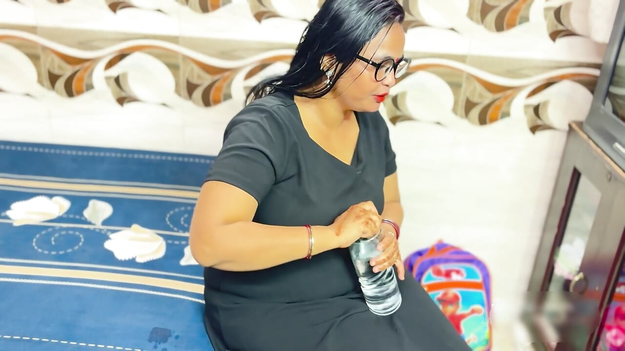 Hot Desi Bhabhi First Time Hotel Room. He Fucked Her Raw And Deep. Hindi Audio.