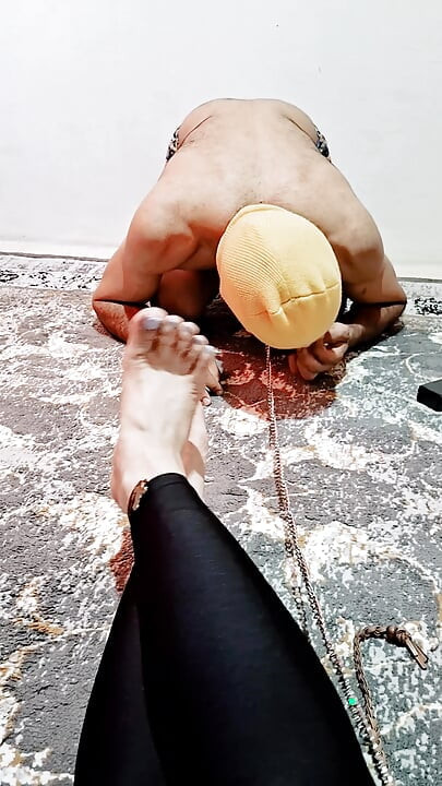 Slave Trained to Worship Feet 11  Deep Licking & Kissing