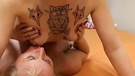 Blonde suck tattooed tits