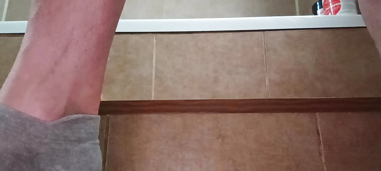 A new acquisition makes its appearance and breaks my pussy
