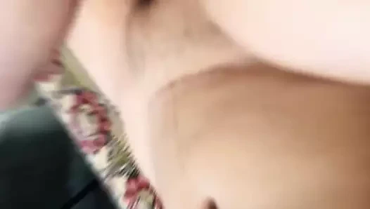 Tante liebt meinen schwanz so sehr, sie nimmt meinen ganzen schwanz in ihren arsch.