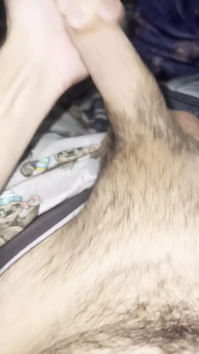 SYDNEY HAIRY TWINK JACKS OFF HIS HORNY 5 DAY LOAD COME JERK WITH ME.