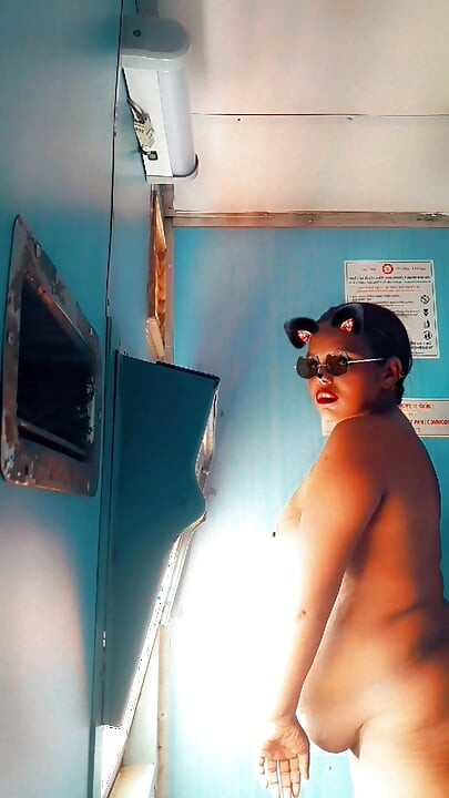 💦TRAIN TOILET TAMIL BHABHI Tamil housewife cowgirl Jennifer fuck very hard
