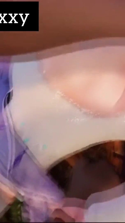 Ia telah dipecahkan kepada | Klip 2