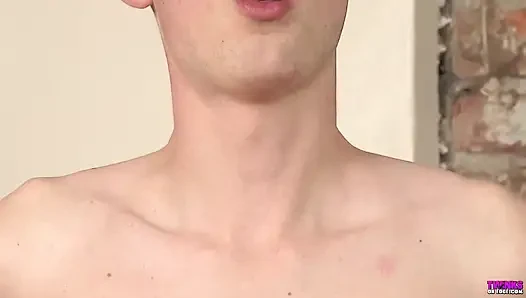 Zavallı Scott zevkle zıplıyor!