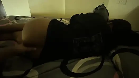 Bett im bett mit stiefschweine teilen