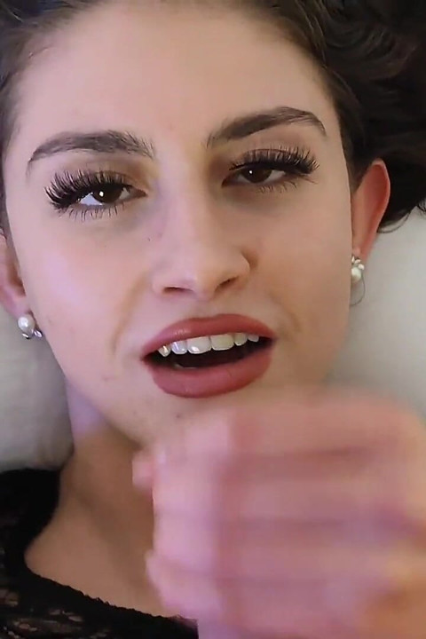 Schönheit teen blowjob sperma im mund schlucken