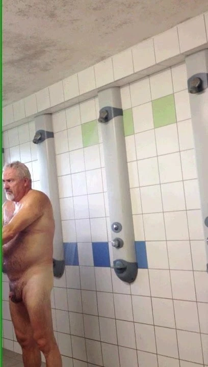 Daddy showers on cam
