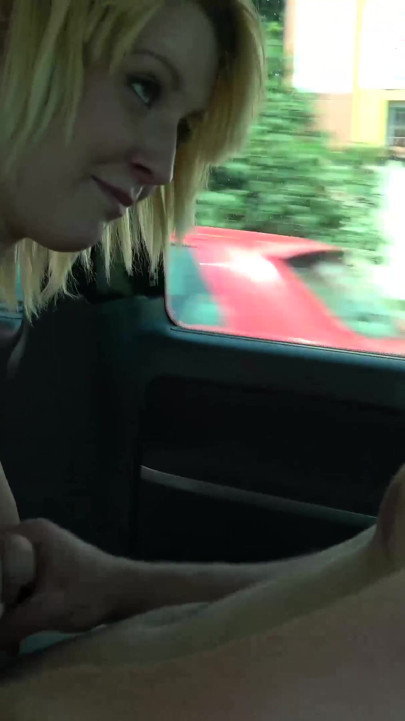 Blonde whore isn't ashamed to spread her legs in front of huge cock