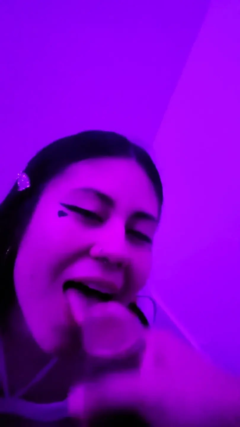 Beautiful Schoolgirl Dherlydoll Gives Me a Delicious Deepthroat Blowjob and Sloppy Cumshot in Her Mouth!