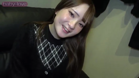 Si cantik semok yang rumit - kepercayaan diri pemalu berubah menjadi pengakuan pribadi yang berani