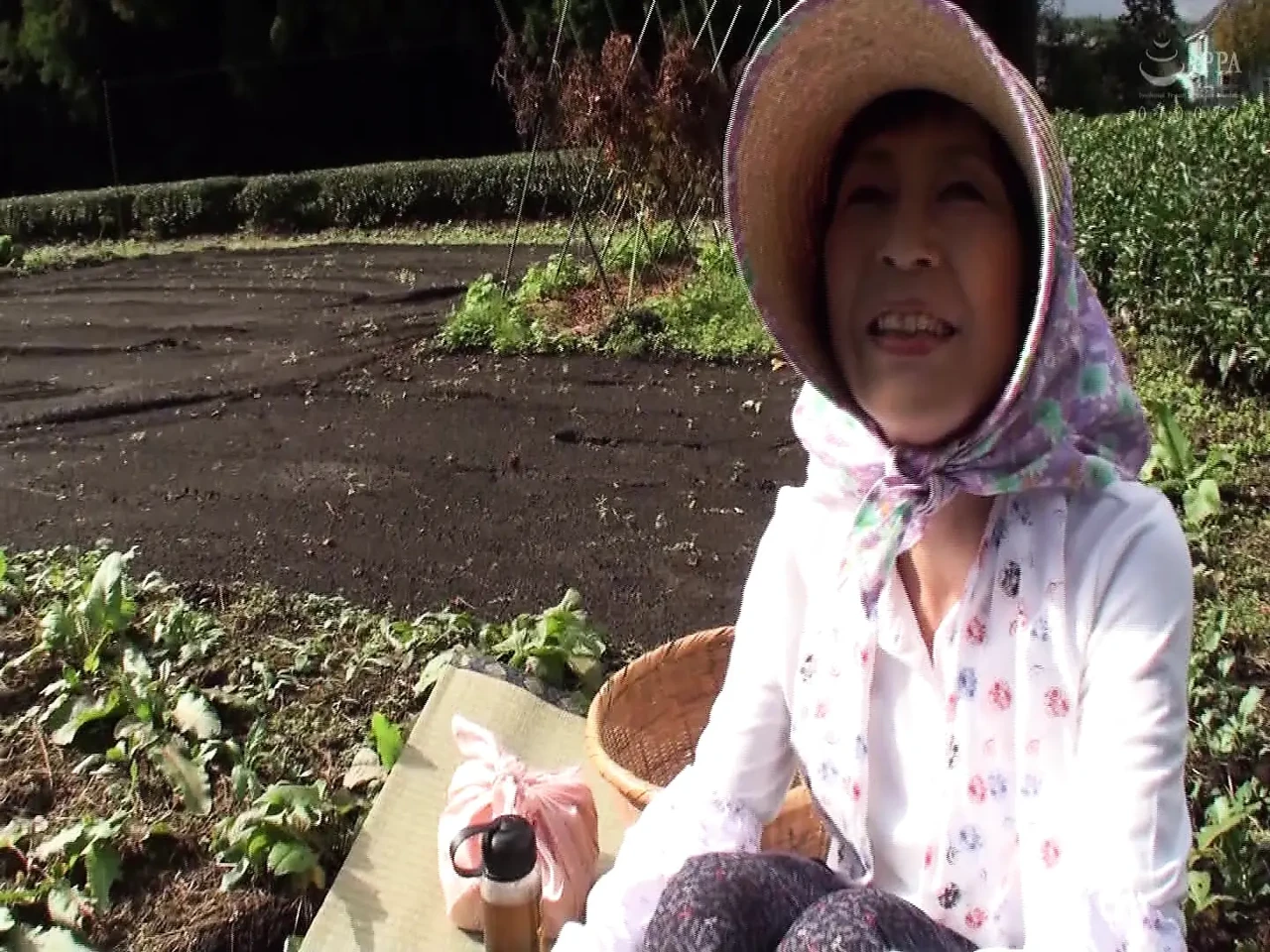Mature Woman Who Runs a Tea Plantation in Shizuoka, Decides to Appear Av a Few Years Ago