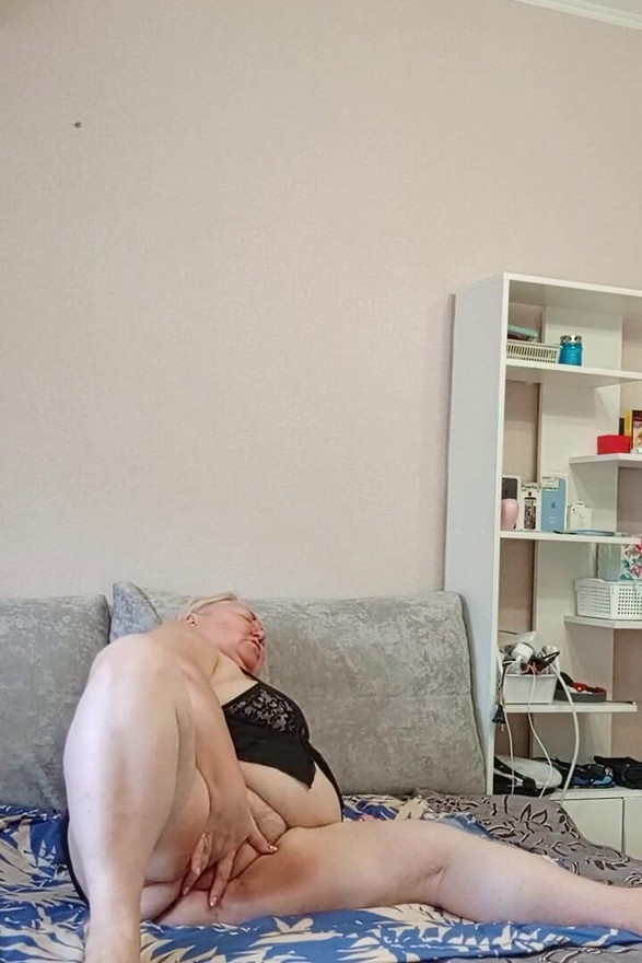 Neighbor Fondles Her Pussy in a Sex Chat