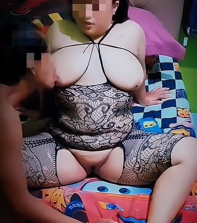 A Chubby Wife Wearing a Bodystocking