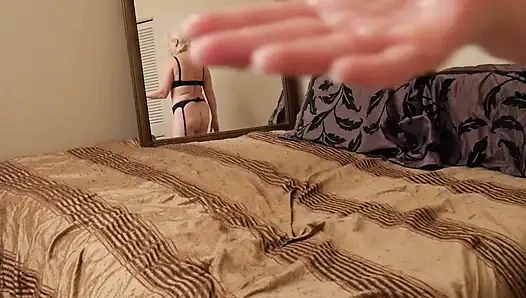 Ngajarin ibu tiri gimana caranya fisting memeknya
