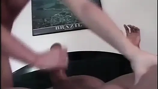 Memek sempit cewek rambut pirang lagi asik ngentot kontol besar sampai mengerang keenakan