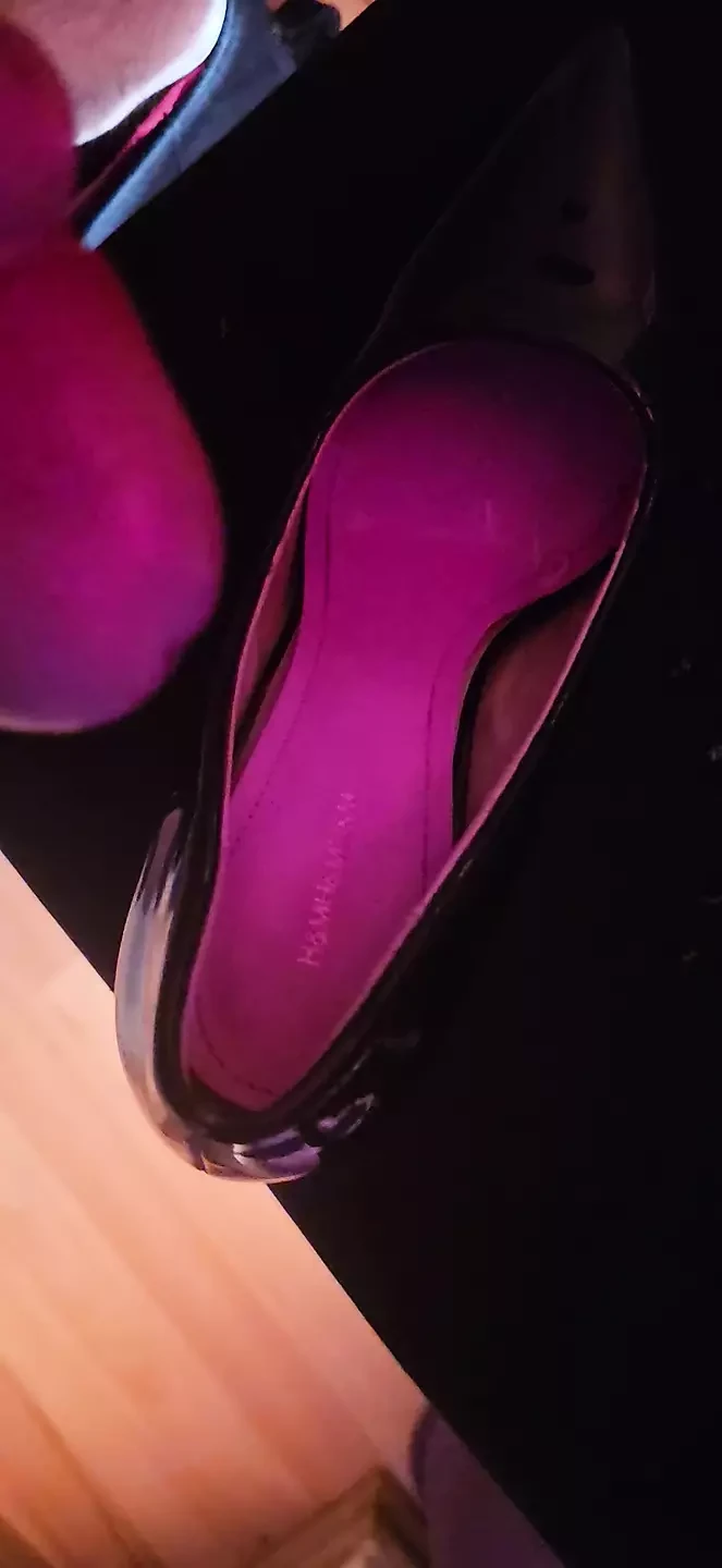 Großer schwanz Schönes sperma in die schuhe, meine herrin