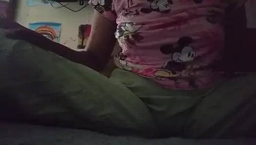 Индианка Anne Musterbation в ночной постели обожает мокрую похоть киску и большие натуральные сиськи