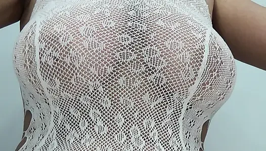 Зрелое Соло В Белом Костюмчике