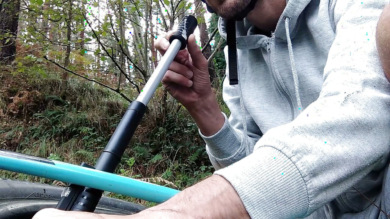 My Bicycle Wheel Punctured and I Ended up Giving the Inflator a Great Blowjob! Stranger Saw Me