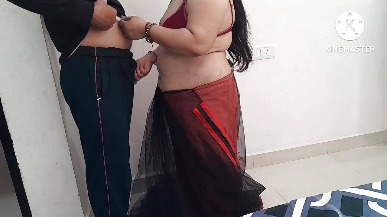 Eu fodi minha indiana em casa e ela ficou muito feliz.