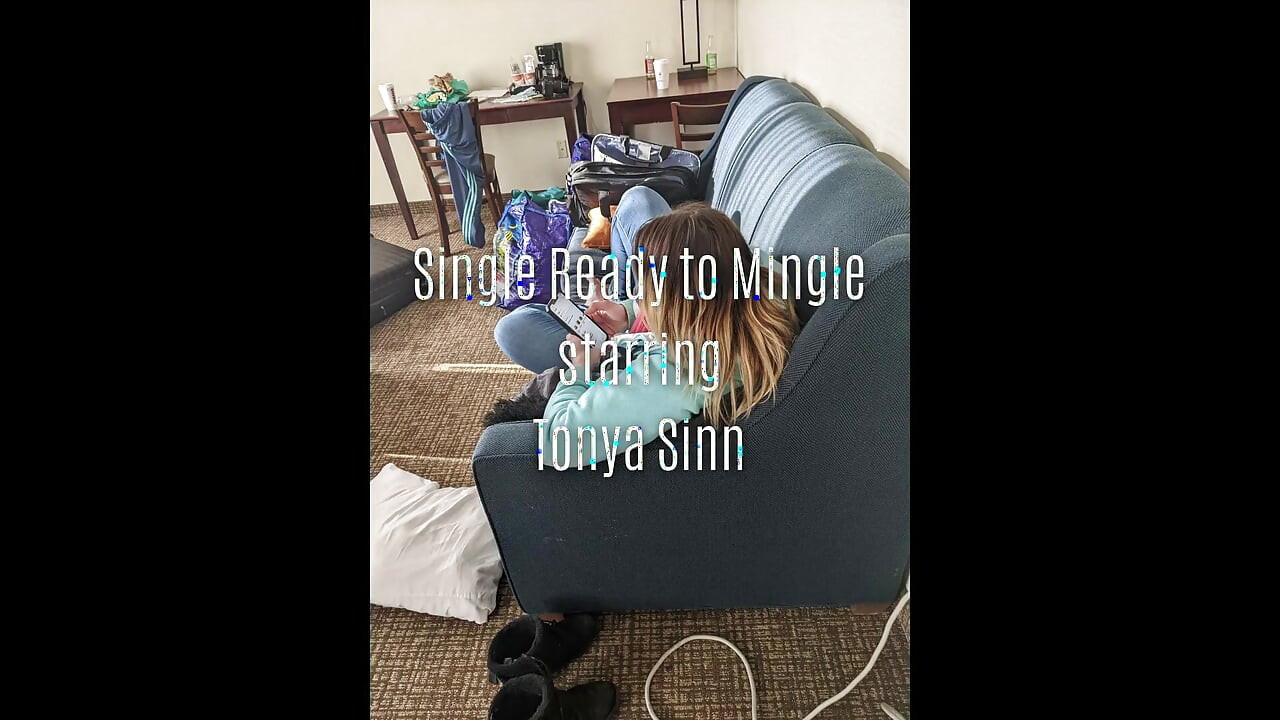 Single Ready to Mingle z Tonyą Sinn w roli głównej