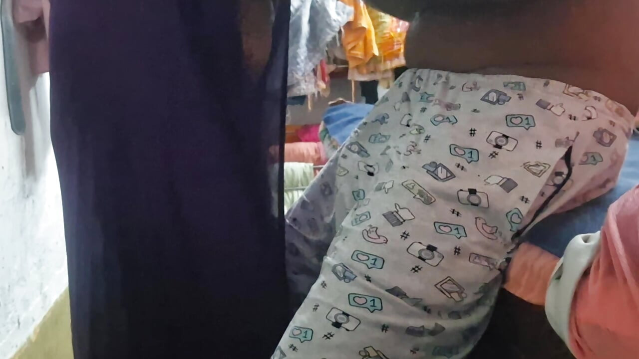 Mulher Indiana Aproveitando Sexo Completo em Vestido Sexy Vídeo Pornô