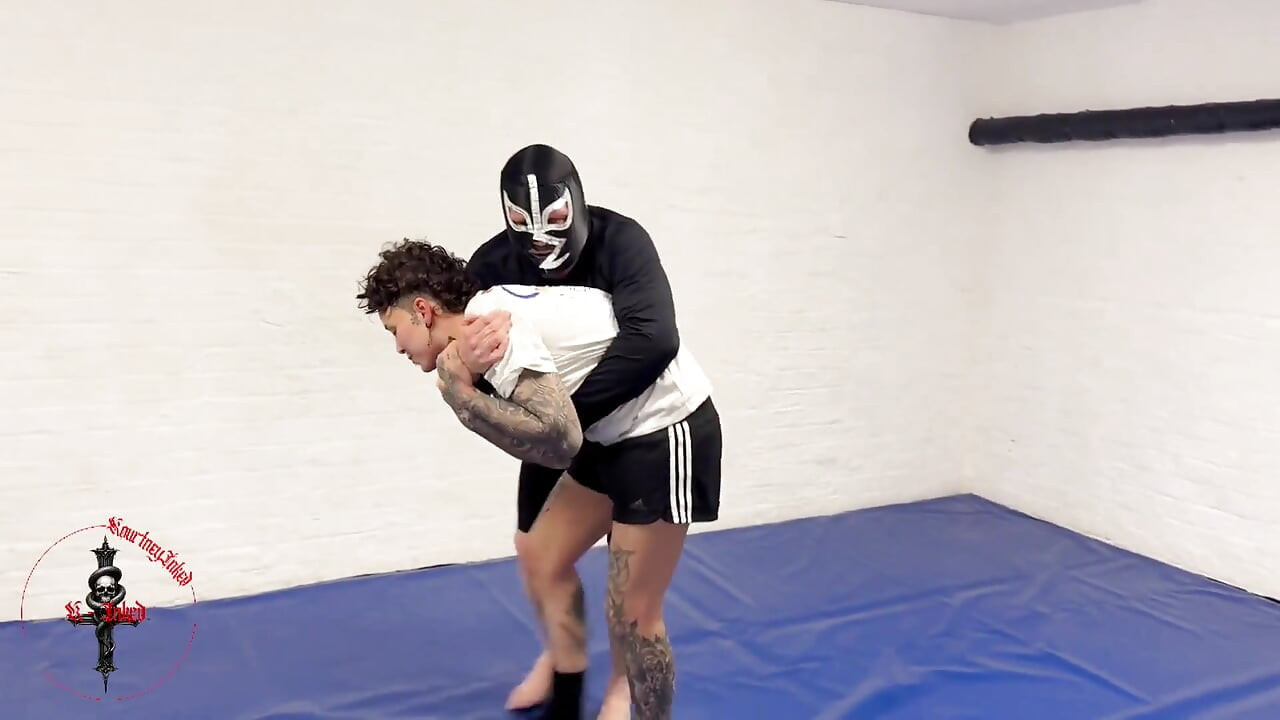 Kourtneyinked Vs Masked Rider - Submission Wrestling Showdown