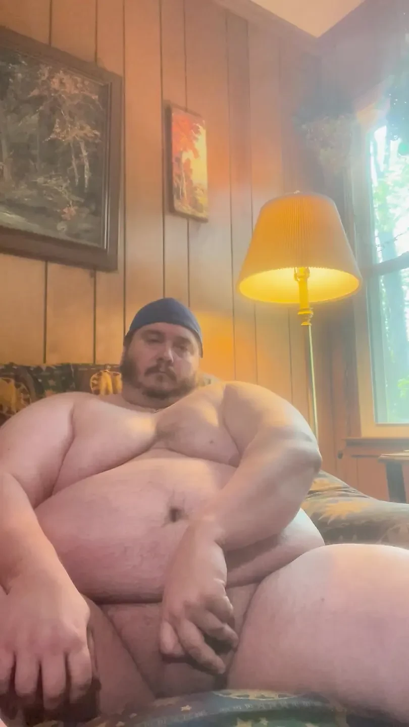 Humongous Burly Chub Bear Flexes and Bursts While Still Soft